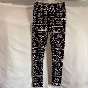 Cozy Winter Kids Leggings - Black and White Snowflake Design